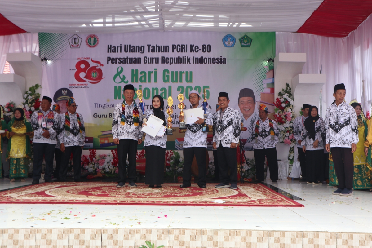 HUT PGRI 80 DAN HGN 2025 KABUPATEN BARITO KUALA