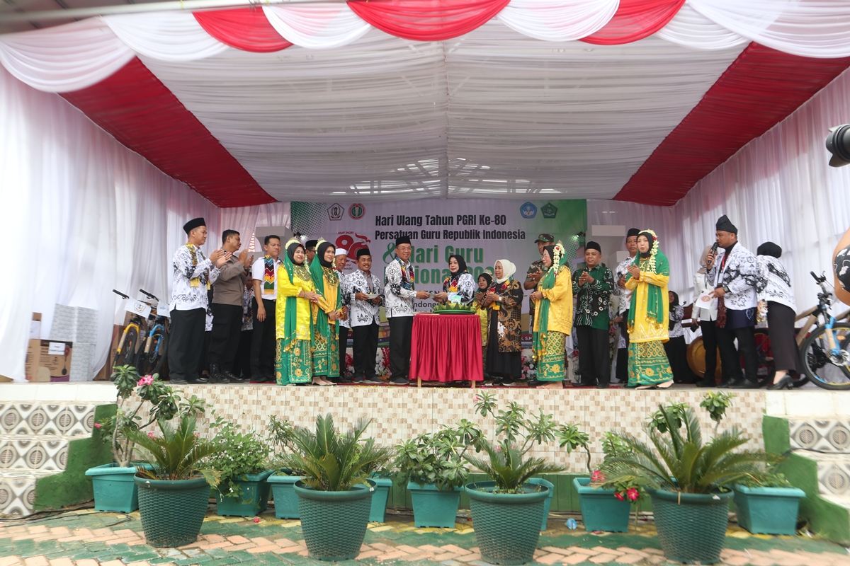 HUT PGRI 80 DAN HGN 2025 KABUPATEN BARITO KUALA