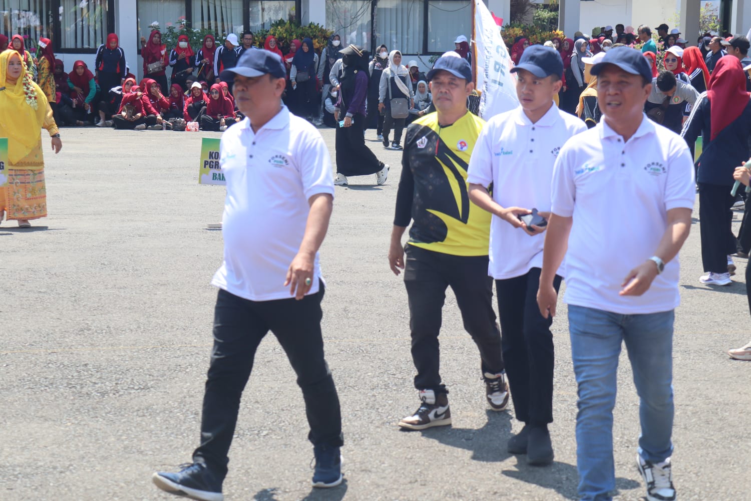 1.118 Guru Ikuti Porseni PGRI Kabupaten Barito Kuala
