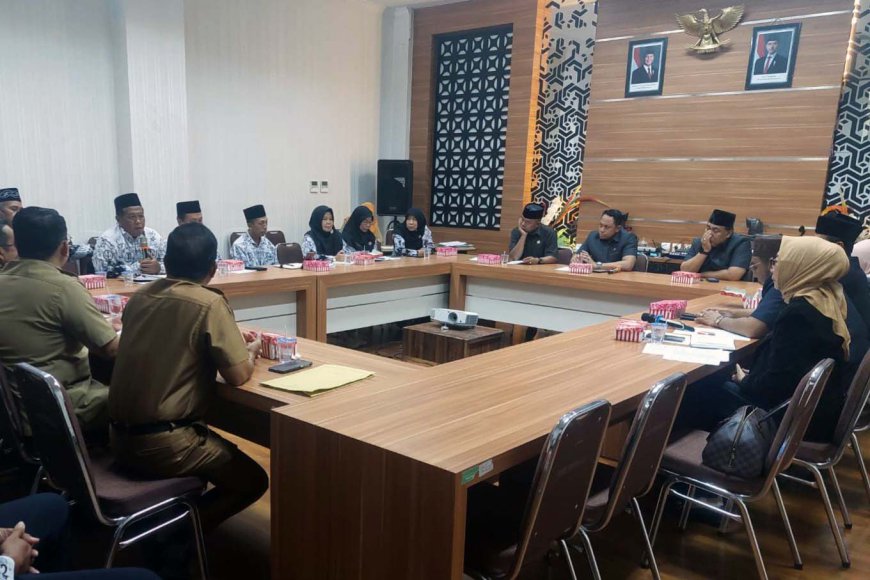 PGRI Barito Kuala Audiensi dengan DPRD, Sampaikan Aspirasi Guru dan Tenaga Kependidikan
